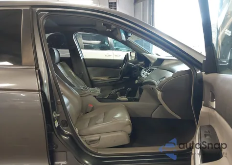 2008 Honda Accord 2.4 Ex-L z USA, uszkodzony, nr VIN 1HGCP26858A130820